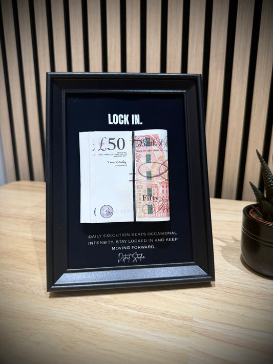 LOCK IN. (COMPACT - MONEY)