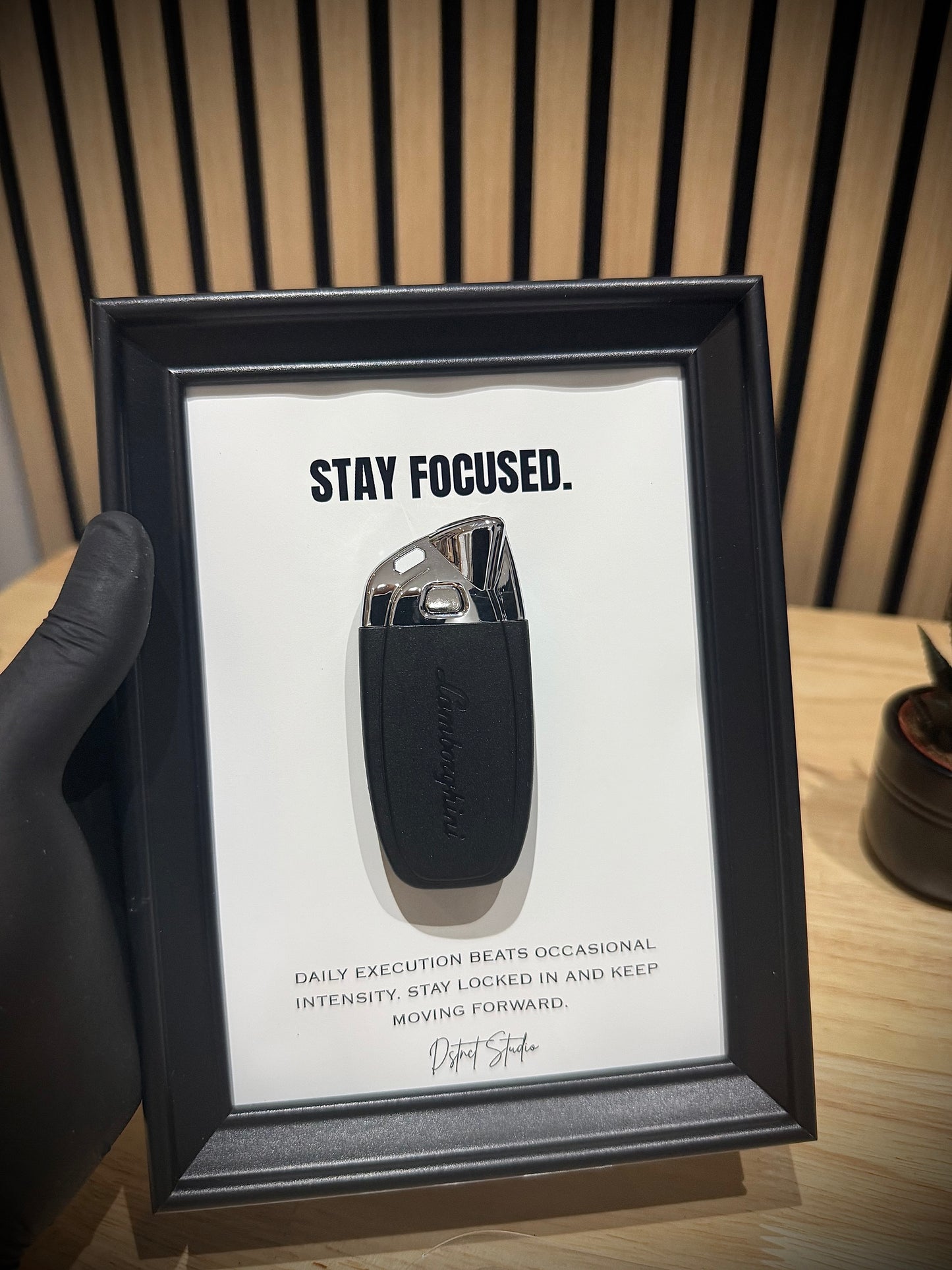 STAY FOCUSED. (COMPACT - KEY)